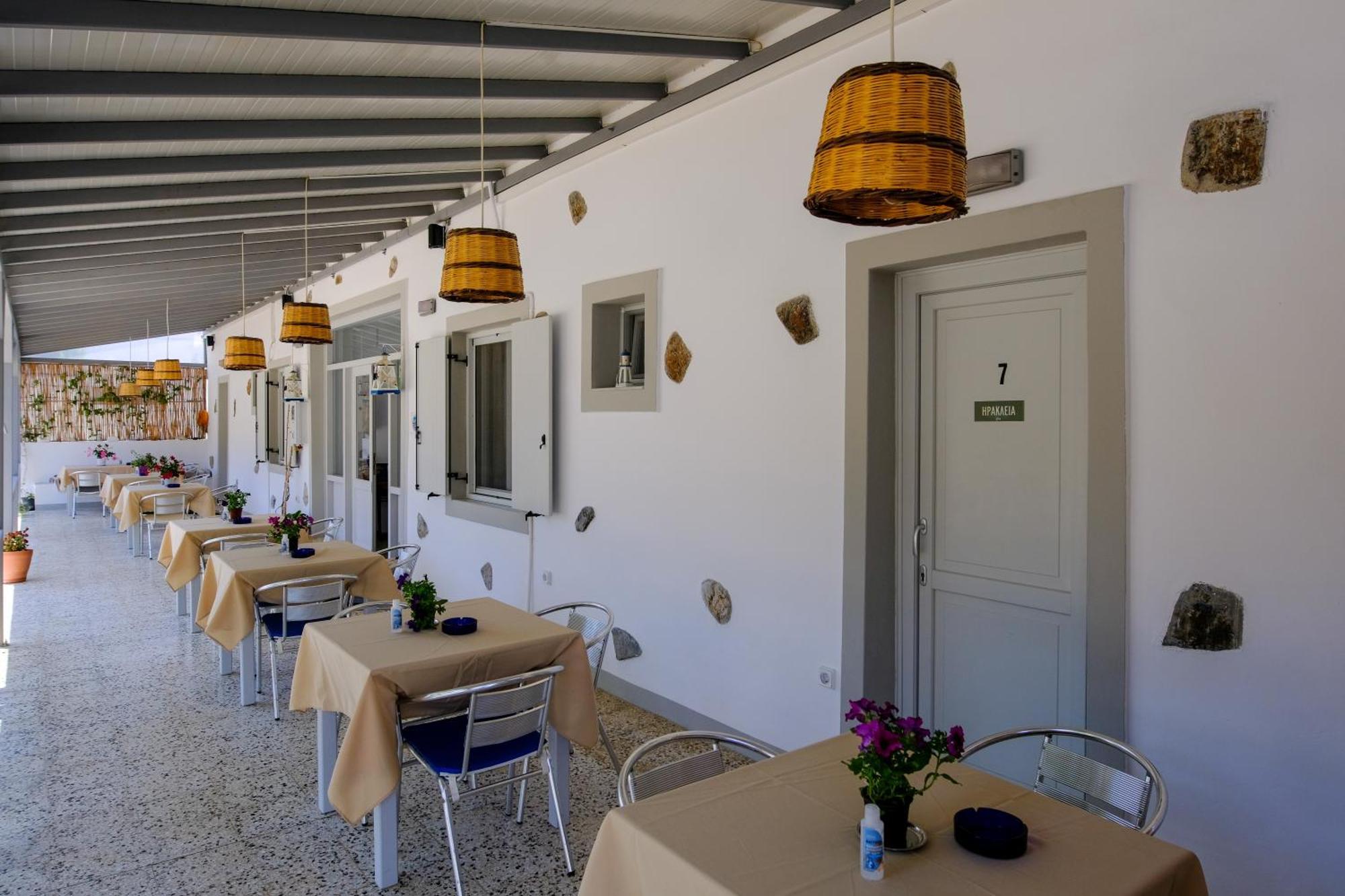 Giasemi Rooms Livadi  Exterior photo